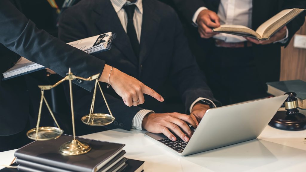 LaHoz Abogados LLamanos